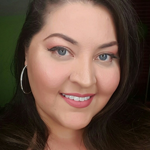 Meet your Posher, Pamela - Picture 3 of 3